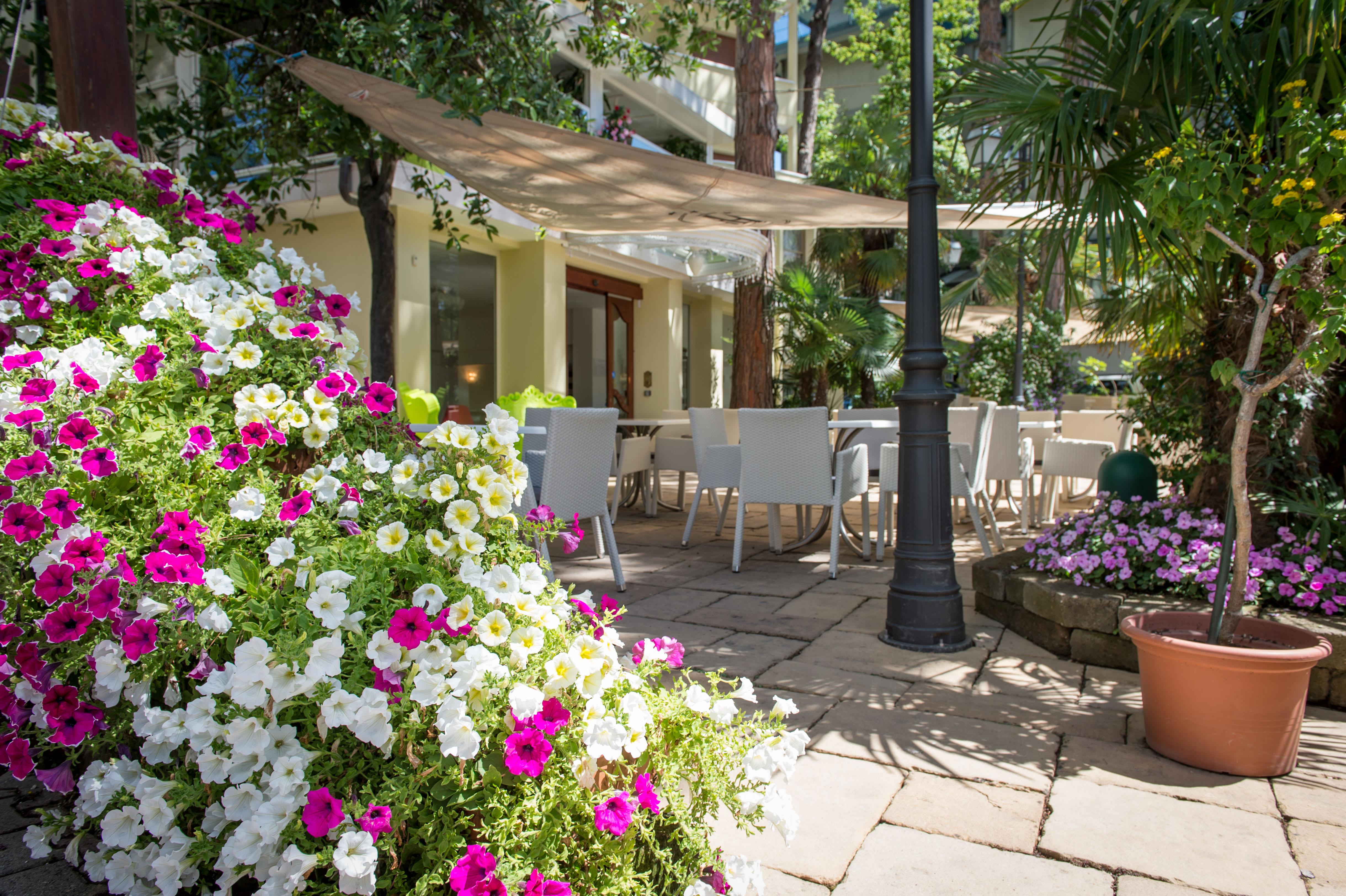 Hotel Luxor Milano Marittima Exterior foto