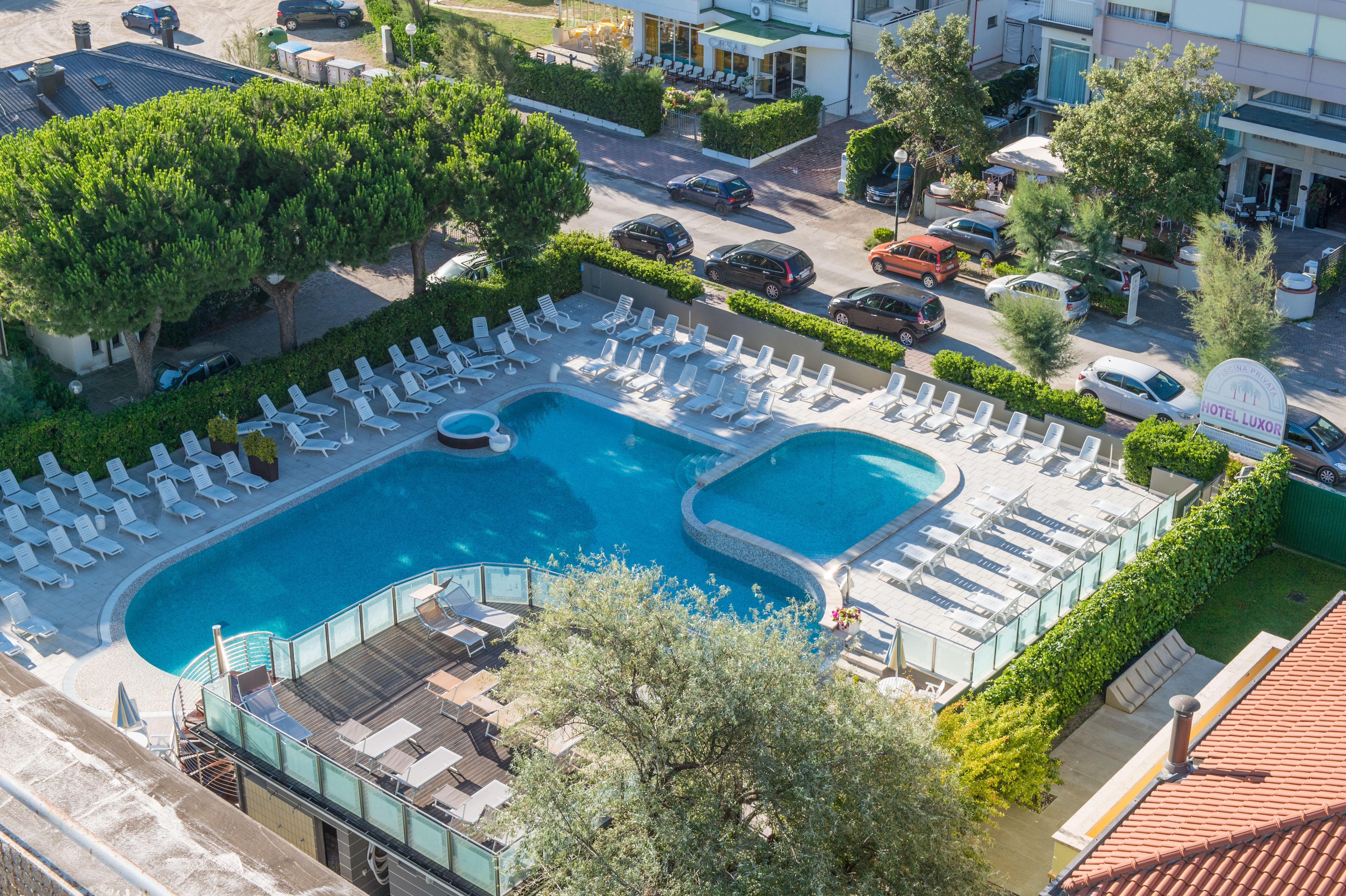 Hotel Luxor Milano Marittima Exterior foto