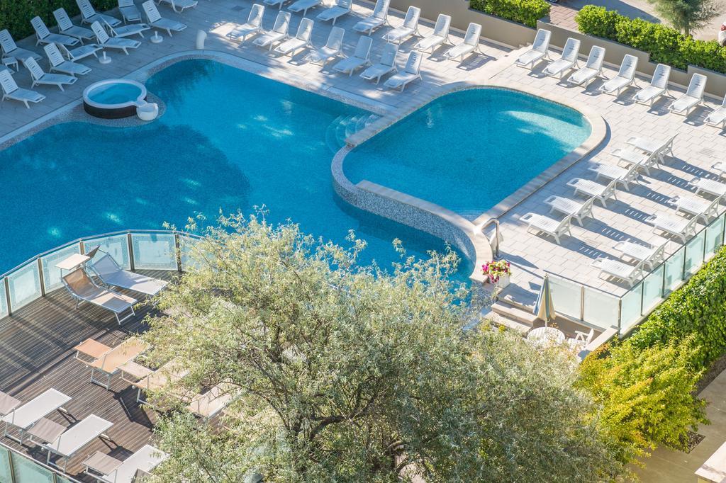 Hotel Luxor Milano Marittima Exterior foto