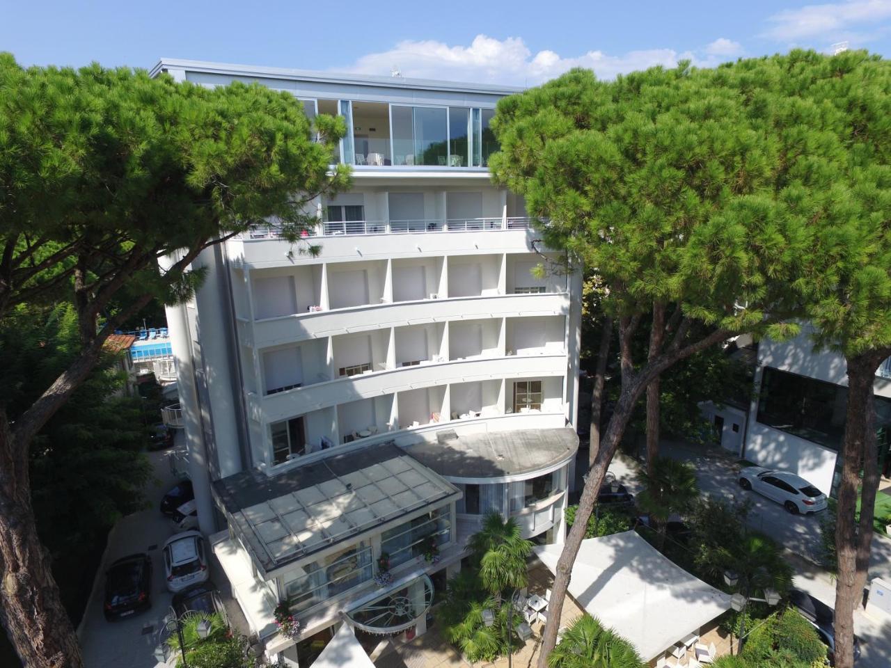 Hotel Luxor Milano Marittima Exterior foto
